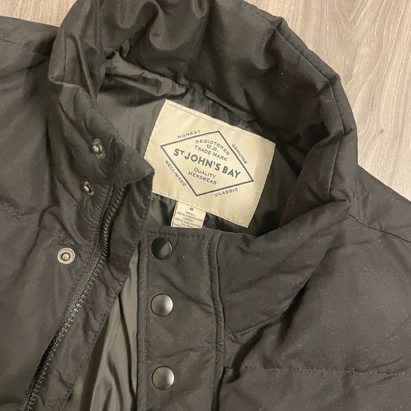 St. John’s Bay Puffer Vest - Picture 3 of 4